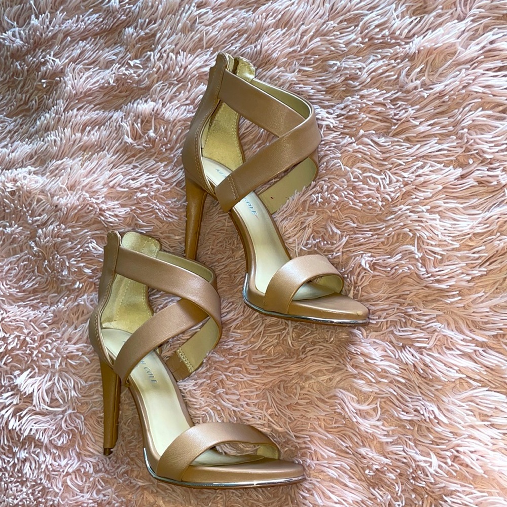 Keneth Cole Nude Heels